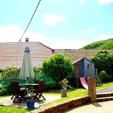 ベッド・アンド・ブレックファスト La Maison Bleue Saint-Nabor